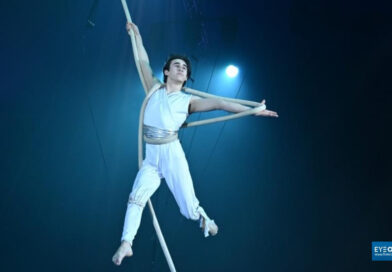 Teenage American aerialist Luca Flores performs his corde lisse tricks onstage at the Festival Internacional del Circ Elefant d’Or 2023