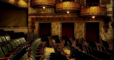 Let’s Talk About Theatre Etiquette: A Reminder Let’s Talk About Theatre Etiquette: A Reminder