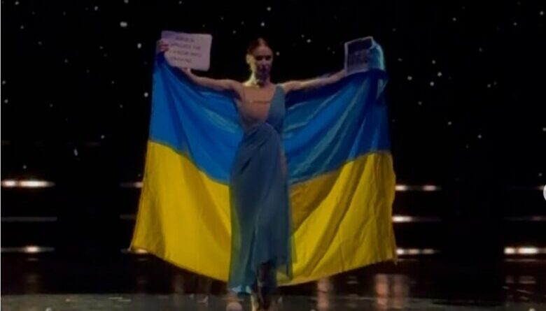 Anna-Petrenko-Protests-at-the-2024-Salieri-Circus-Festival-StageLync