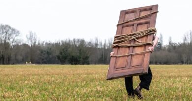 Compagnie Krak Premieres KINTSUGI, a Journey Through Loss and Laughter