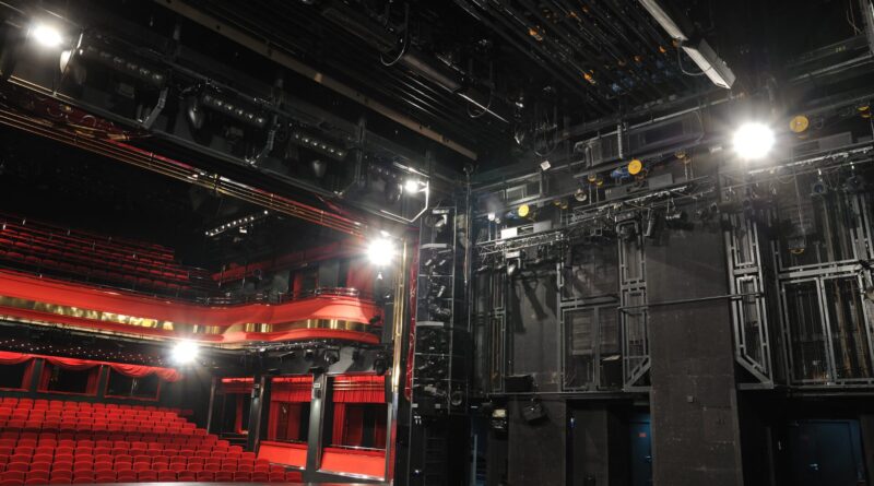 Technical Theatre Jobs: The StageLync Job Board