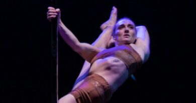 Sophie Duncan: Pole, Circus, and Survival of the Friendliest