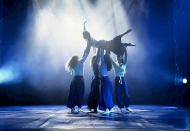 Circus On The Trail Of A Drop Of Water - The Company Ellementarts