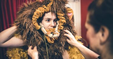 Hair, Makeup and Wardrobe Jobs: The StageLync Job Board