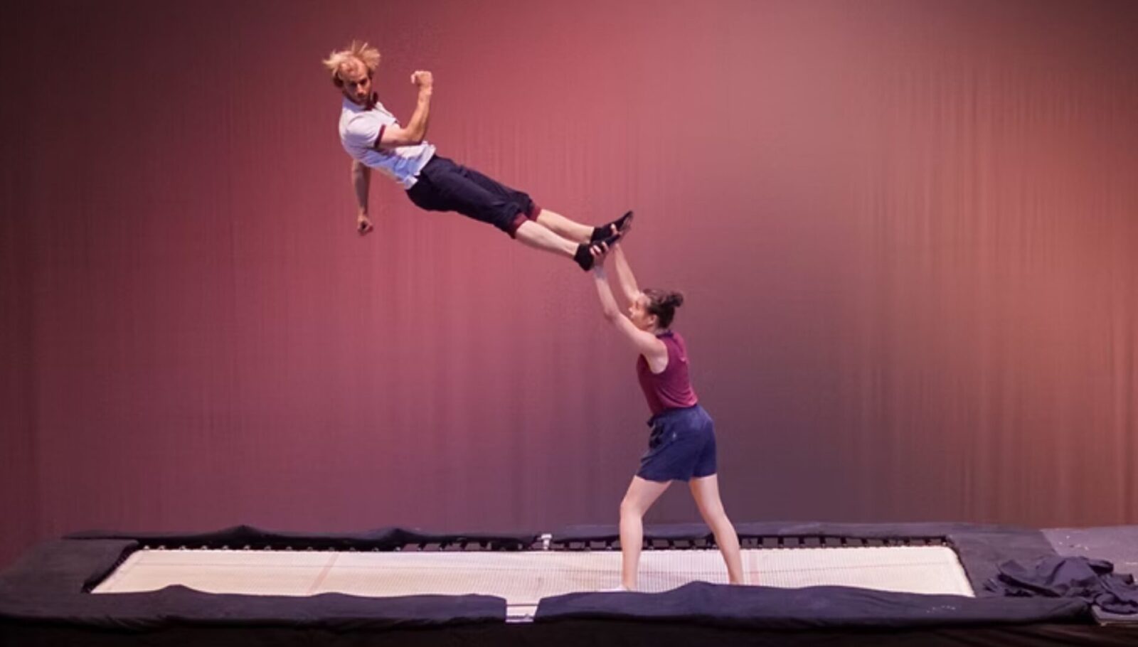 Between Street Theatre And Theatre Stage - Duo Aramelo