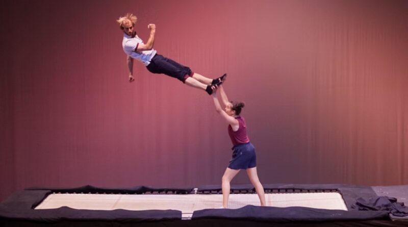 Between Street Theatre And Theatre Stage – Duo Aramelo Between Street Theatre And Theatre Stage – Duo Aramelo