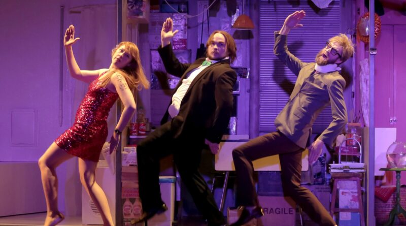 Physical Comedy Hit Fish Bowl Heads to West End