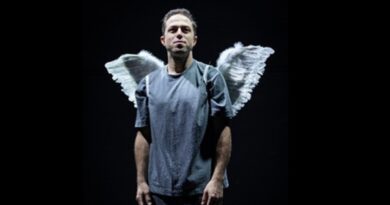 Fuccbois and Emily Steel Win 2026 House of Oz Purse Prize