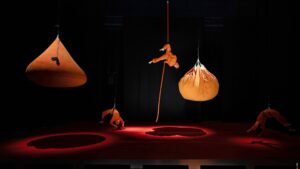 Chwallow: When Circus Becomes Monochrome