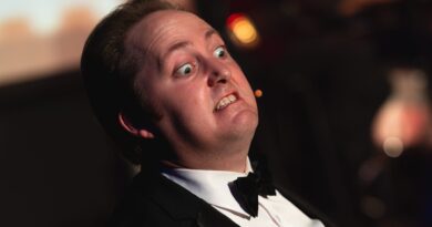Austin Walker Brings Nostalgic Variety Show to EdFringe