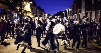 Award-Winning French Company Rara Woulib Brings Immersive Outdoor Spectacle ‘Deblozay’ to Newbury